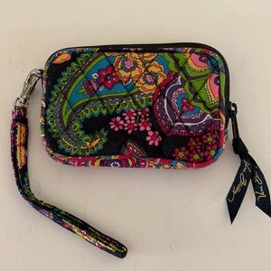 NWOT Vera Bradley Quilted Quite Charming Wristlet with a Pocket on the Inside.